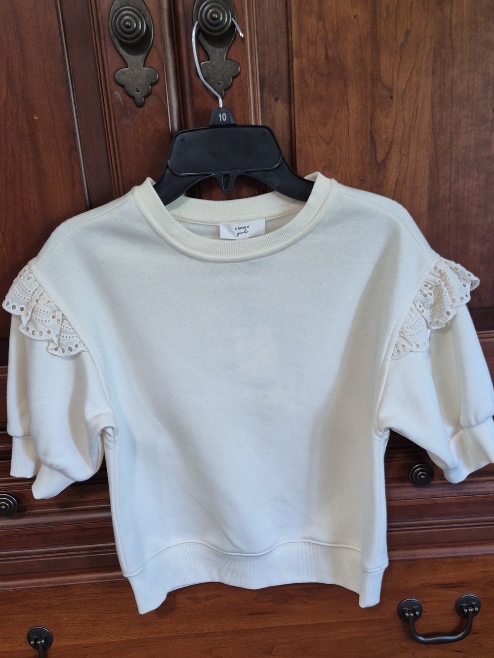 NWT A Loves A Girls' Cream Ruffle-Trim Short Sleeve Sweatshirt Medium